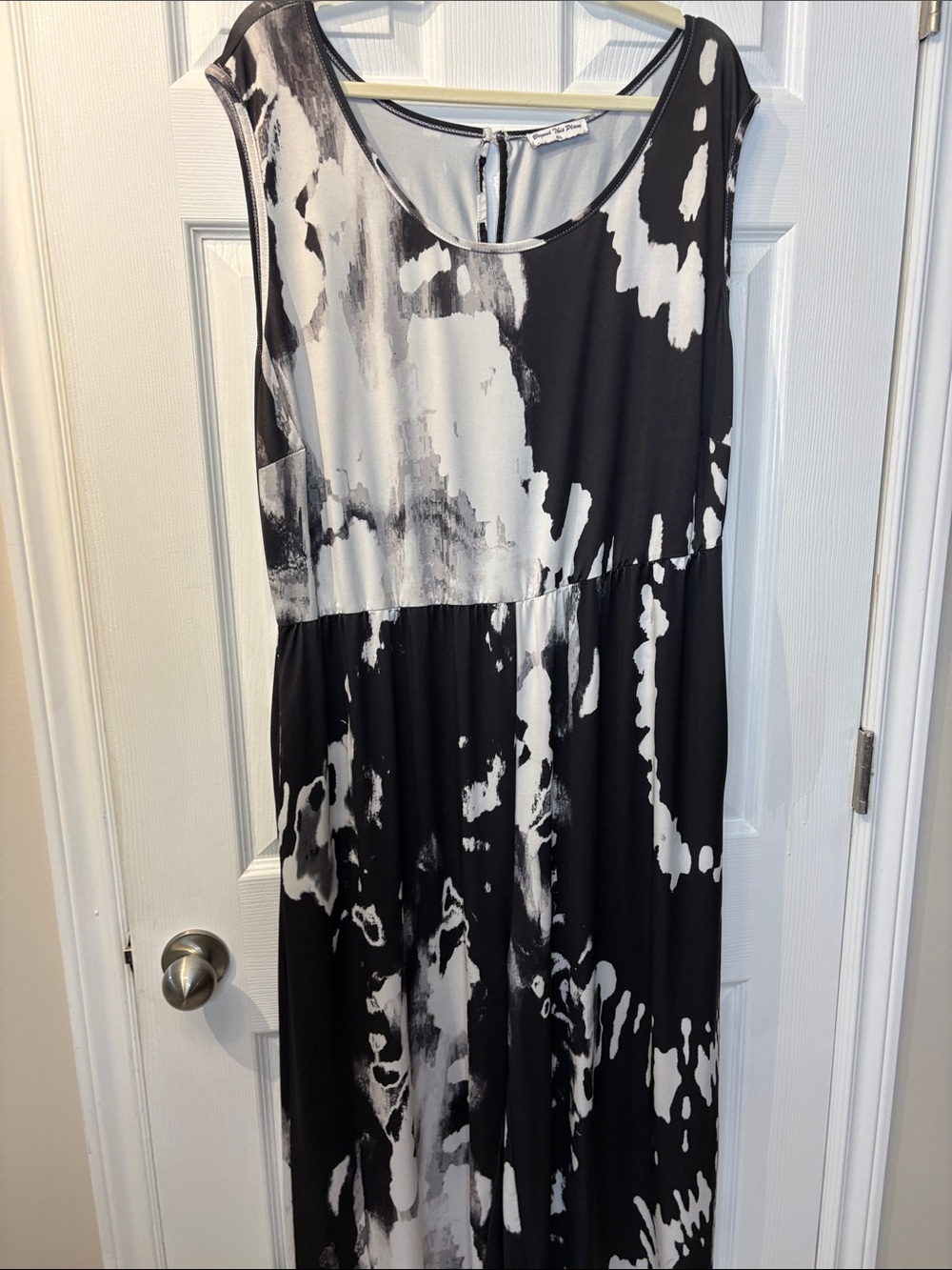 ⭐️ Beyond This Plane - Sleeveless Black & White Tie-Dye Cropped Jumpsuit- 4XL - Picture 12 of 12